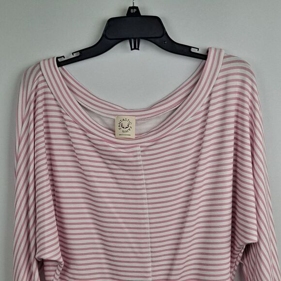 Ladies Off the Shoulder top NWOT - Picture 2 of 9